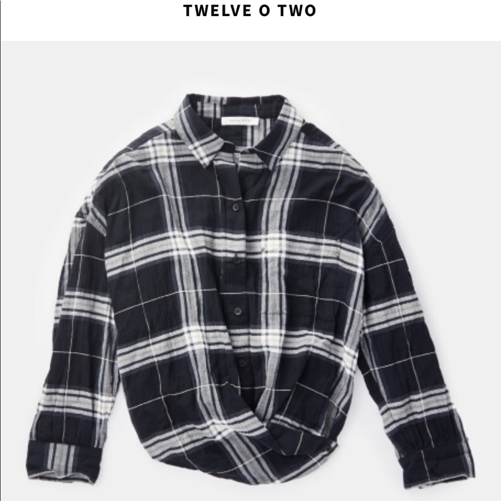 Twelve O Two Madison Top in Onyx